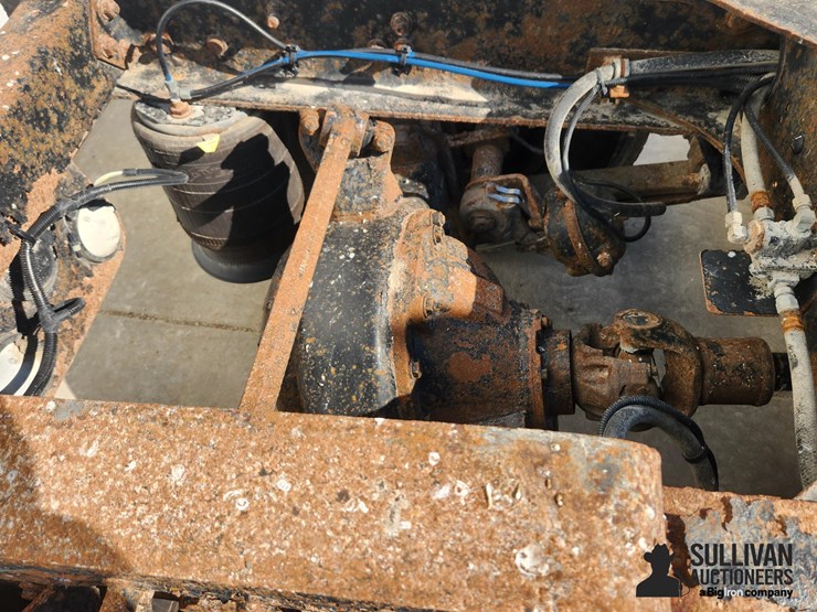 2003-freightliner-columbia-120-image-15