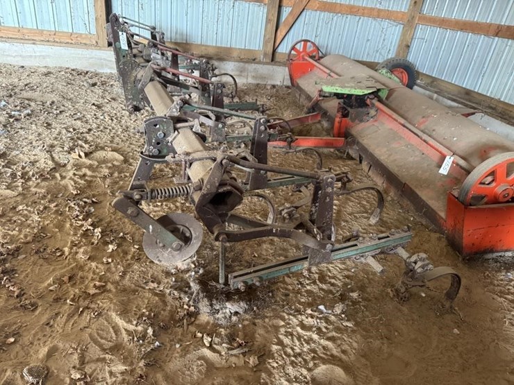 6-row-cultivator-image-2