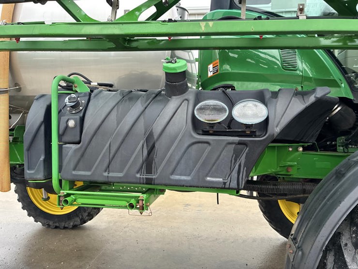 2015-john-deere-r4038-image-24