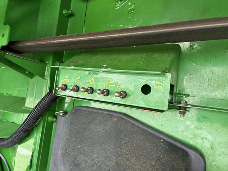 2013-john-deere-s680-image-64