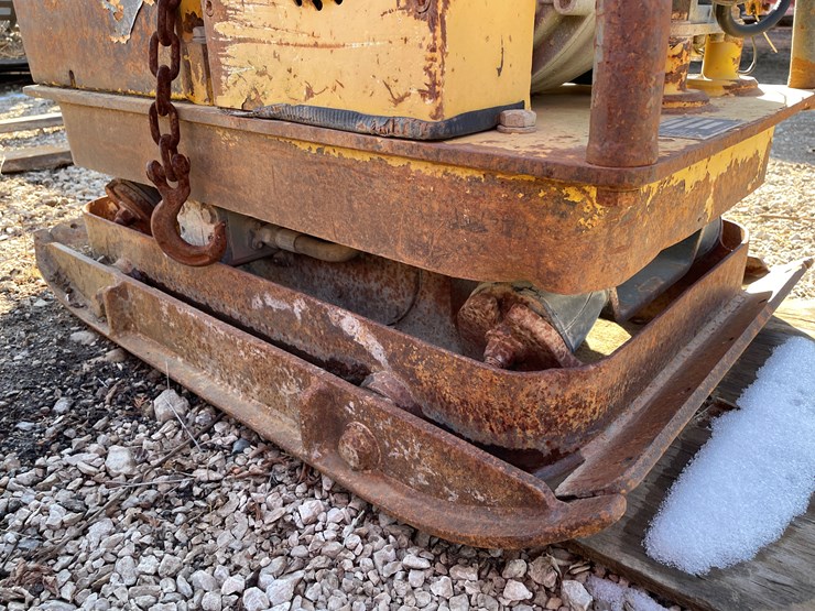 #6103-•-vibromax-at-45-heavy-duty-plate-compactor-image-5