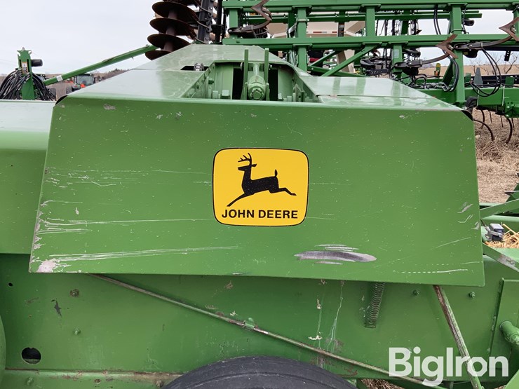 john-deere-336-image-18