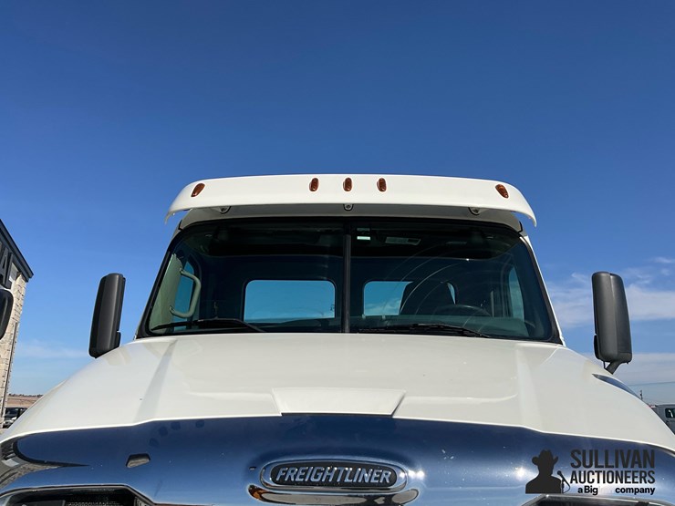 2018-freightliner-cascadia-125-image-10