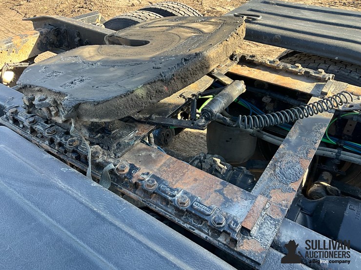 2016-freightliner-cascadia-125-image-18