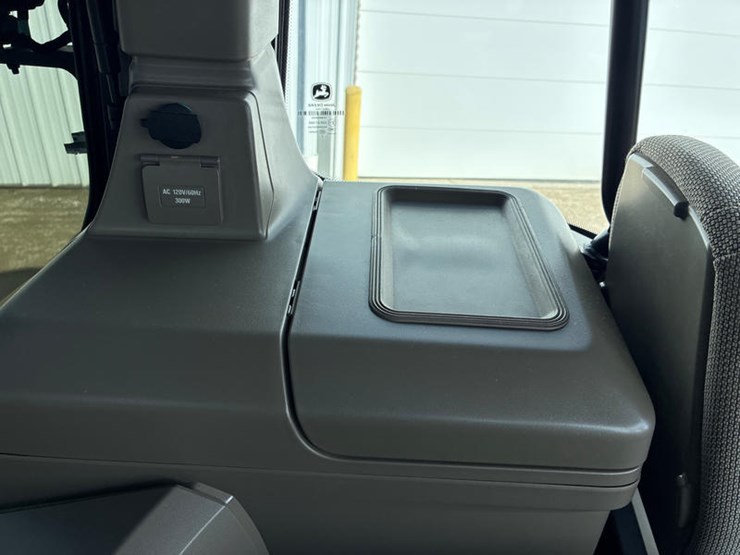 2023-john-deere-8rx-370-image-86