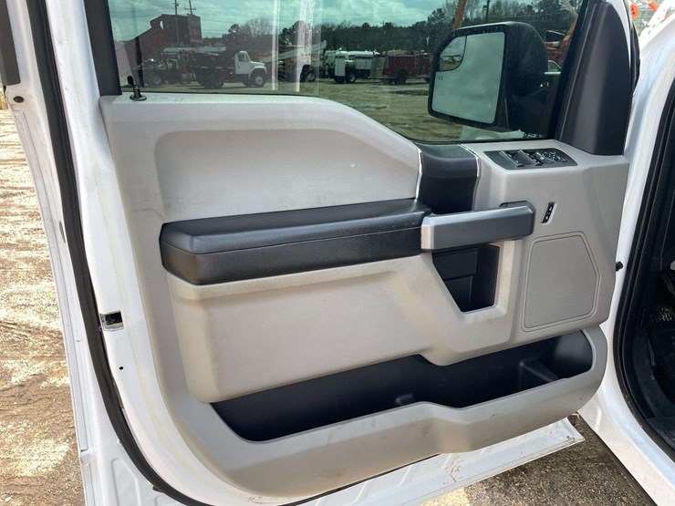 2017-ford-f150-image-9