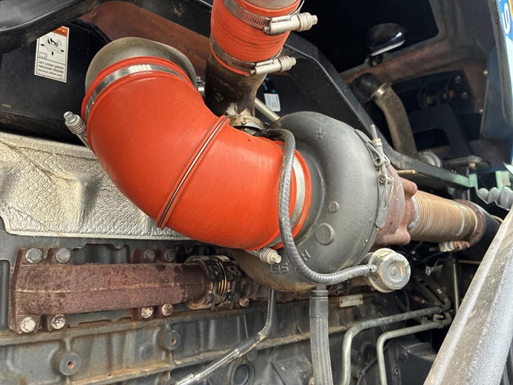 2013-new-holland-t9.505-image-62