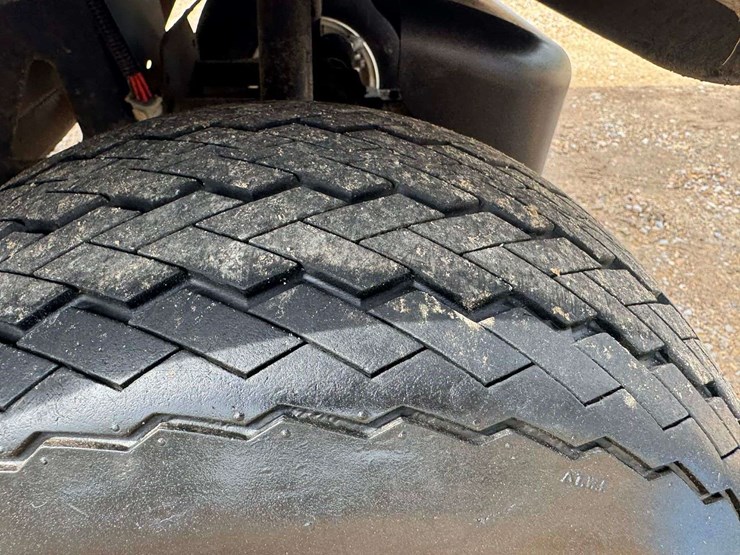 club-car-4-seater-golf-cart---battery-charger-included-image-15