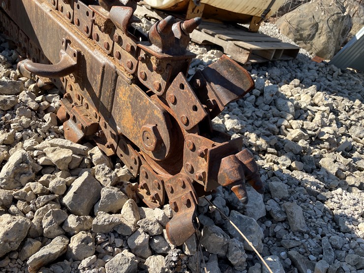 #6101-•-universal-mount-lowe-25c-trencher-image-4