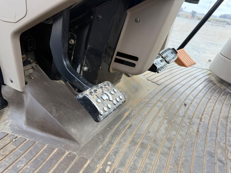 john-deere-7430-image-31