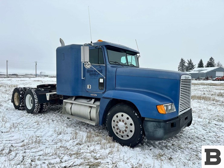 1999-freightliner-fld120-image-7