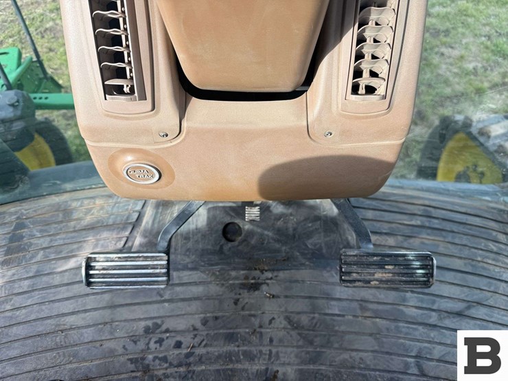 2009-john-deere-8430t-image-66