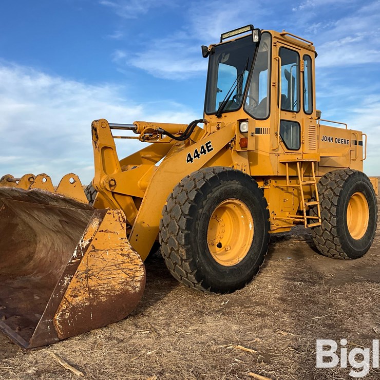 1992 DEERE 444E