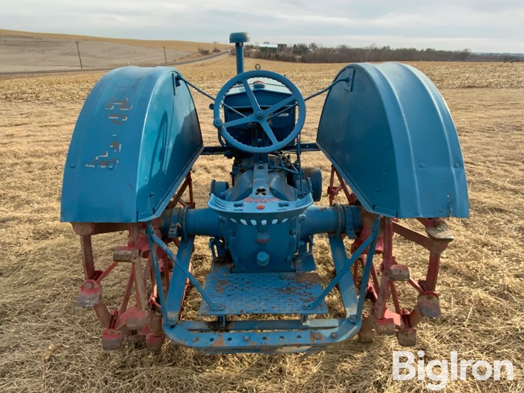 1930-case-cc-2wd-tractor-image-6