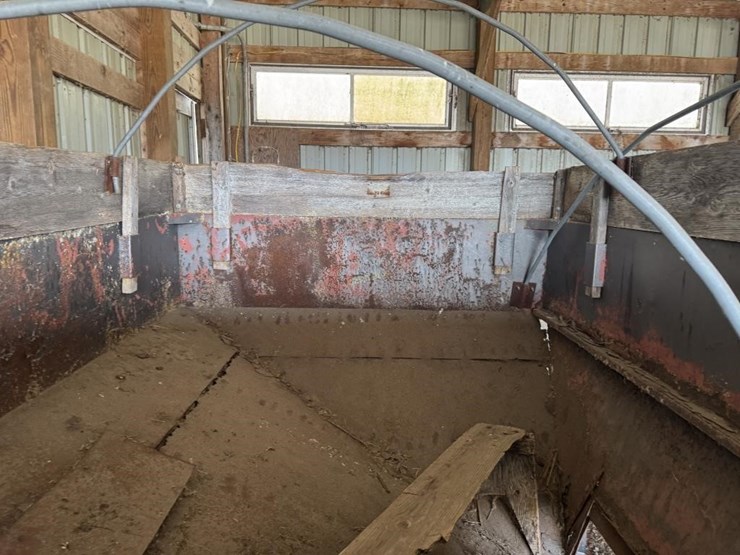 gravity-box-on-john-deere-gear-image-6