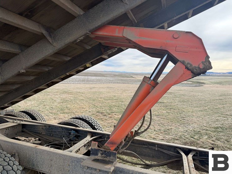 1985-international-s2300-image-40