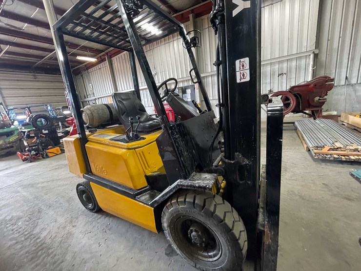 #1453-•-yale-forklift-(f)-image-4