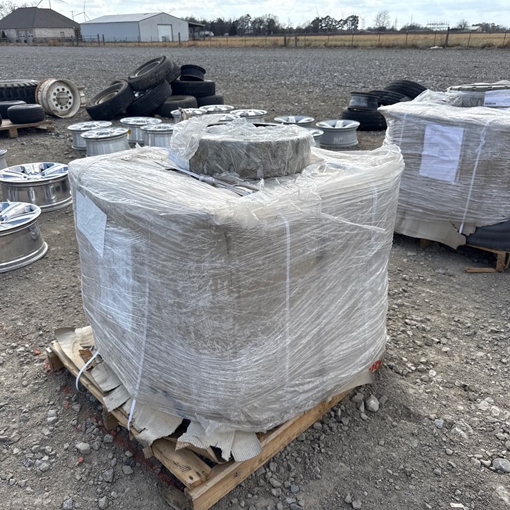 #37446 • Unused 18x15 Mud Buggy Tires Inv# 37446