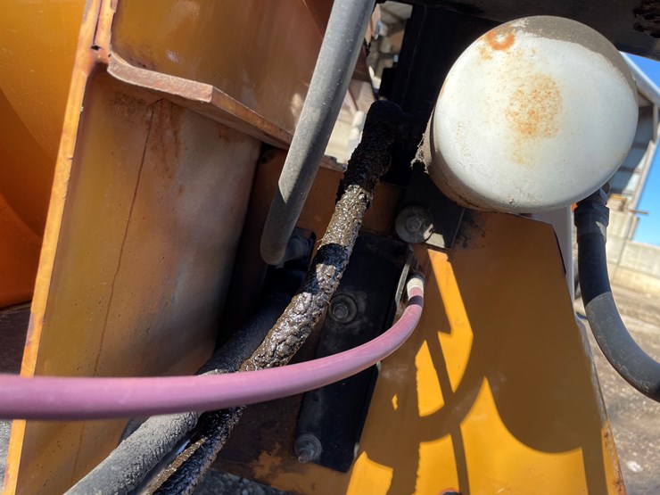 #6052-•-2000-woods-8100-chipper-image-11