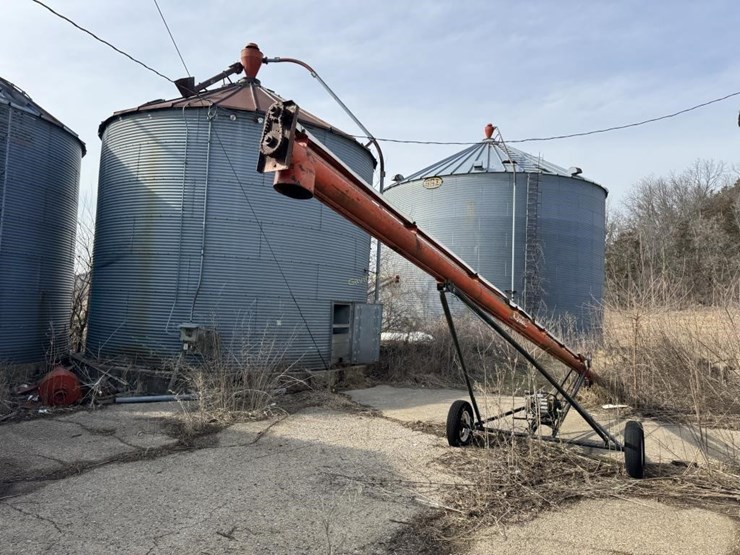 brandi-6"x40'-+/--auger-on-transport-image-2