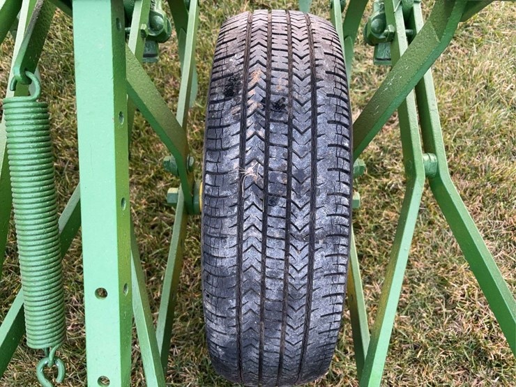 john-deere-van-brunt-cca-field-cultivator-image-18