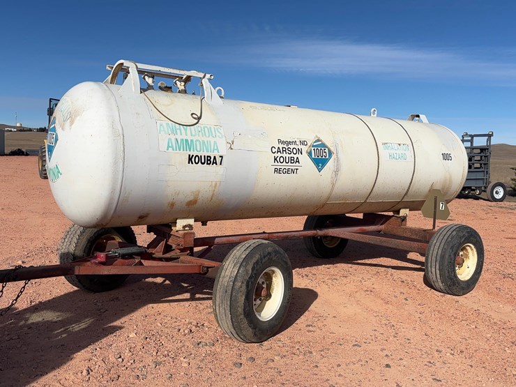 anhydrous-tank-with-trailer-image-1