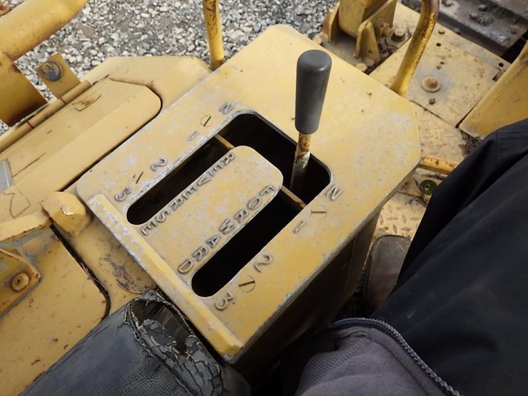 1984-caterpillar-d4e-image-25