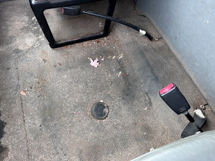 international-7400-image-49