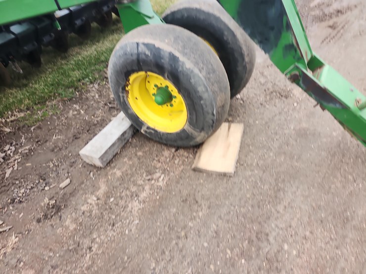 john-deere-750-image-12