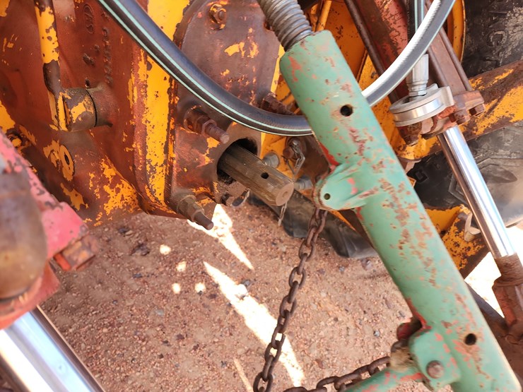 case-380-roadrunner-tractor-with-case-436-loader-image-14