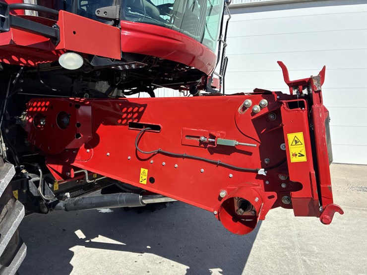 2012-case-ih-8230-image-31