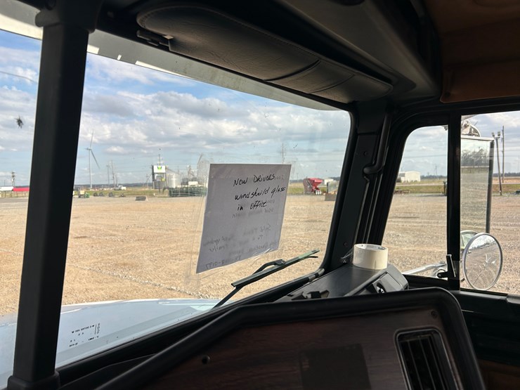 #39248-•-2000-freightliner-fd1-t/a-single-cab-truck-tractor-1fuy3mcb2ylb03327-image-47