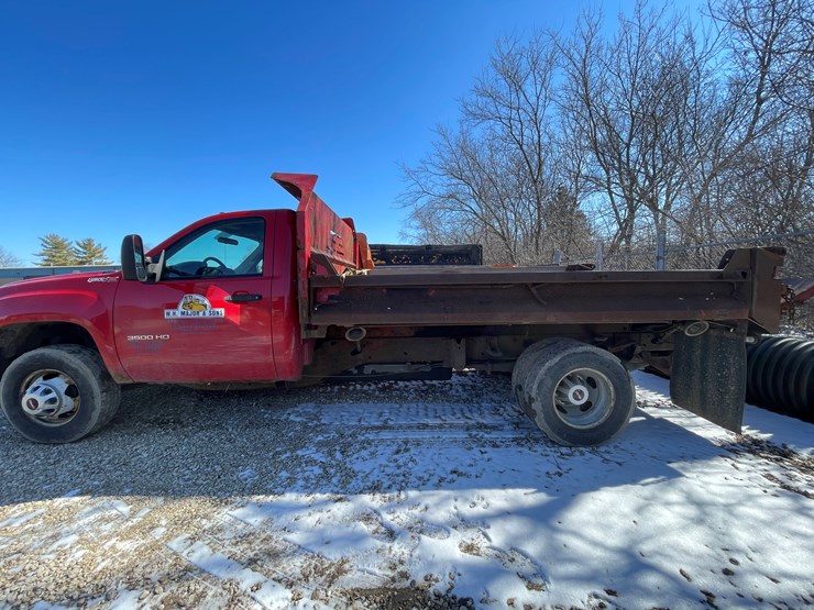2012-gmc-3500hd-image-7