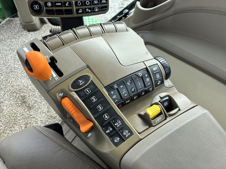 2024-john-deere-8rx-410-image-100