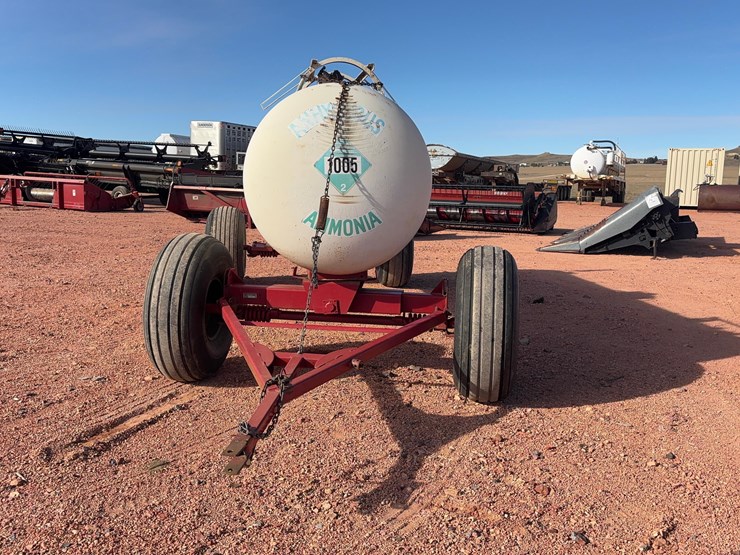 anhydrous-tank-with-trailer-image-3