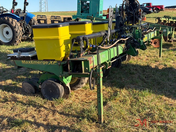 john-deere-6-image-1