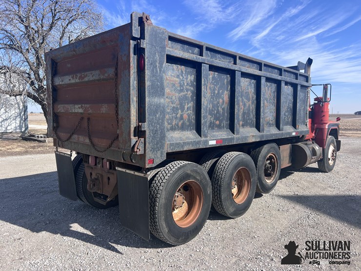 1981-mack-r686st-image-5