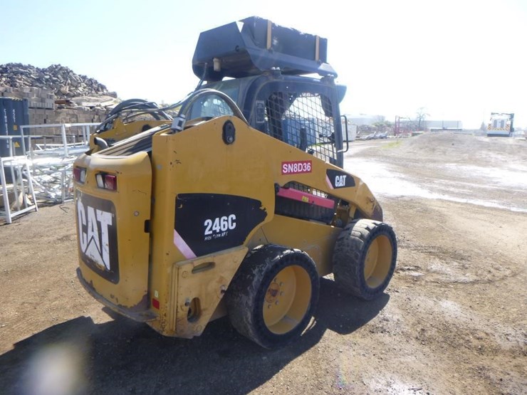 2010-caterpillar-246c-image-3