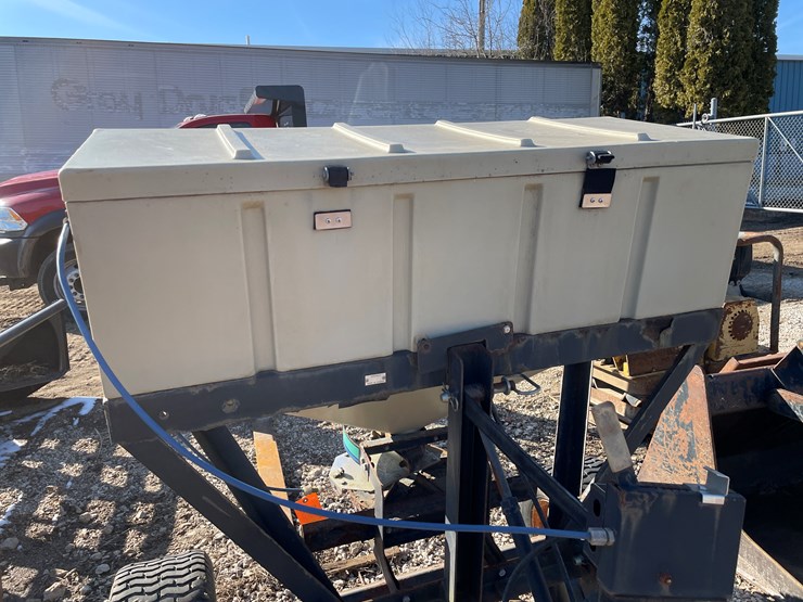 #6097-•-grotech-pull-behind-spreader-image-5