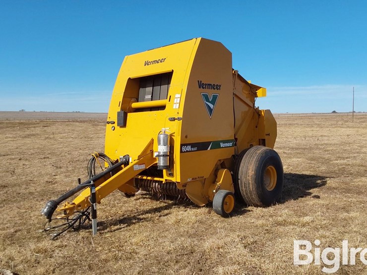 2017-vermeer-604n-image-1