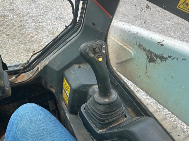 2022-bobcat-t76-image-21