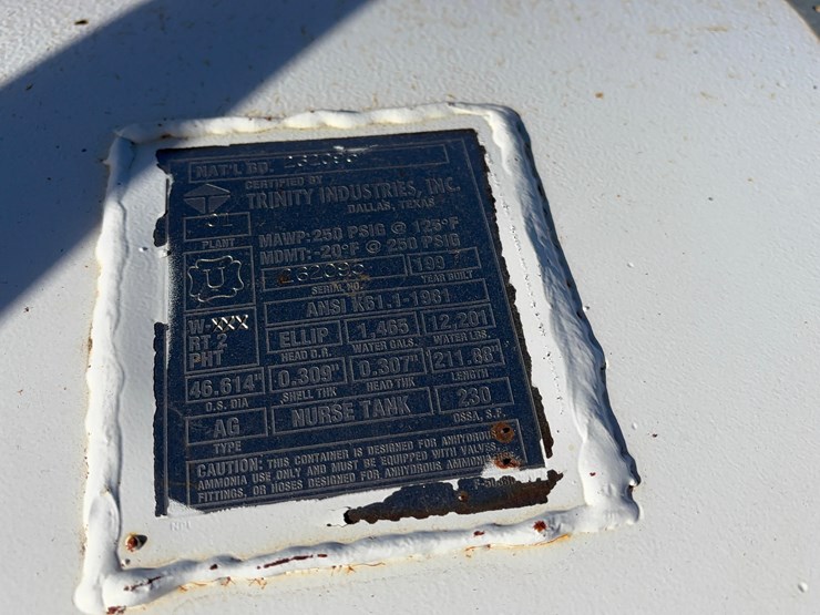 anhydrous-tank-with-trailer-image-12