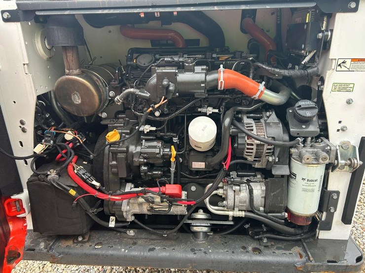 2023-bobcat-s740-image-14