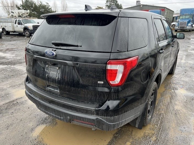 2018-ford-explorer-image-4