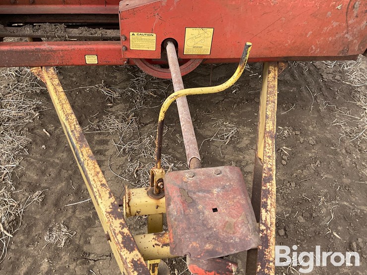 new-holland-791-image-12