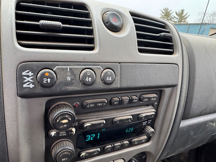 2005-chevrolet-colorado-ls-image-24