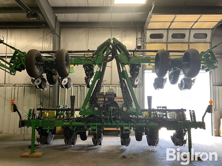 2011-john-deere-1720-image-2