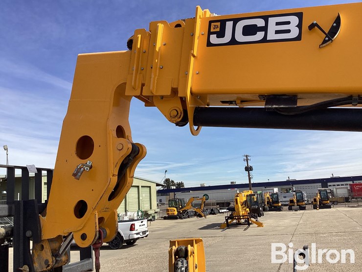 2022-jcb-510-56-image-19