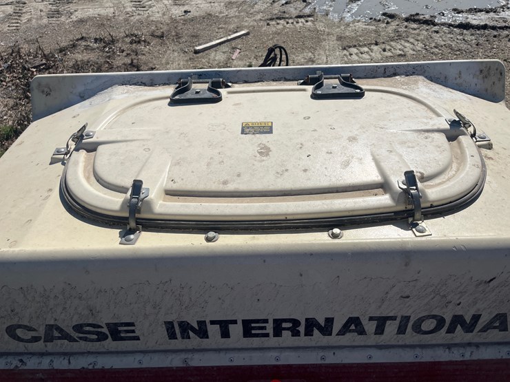 #5081-•-6-row-900-cyclo-air-planter-image-16