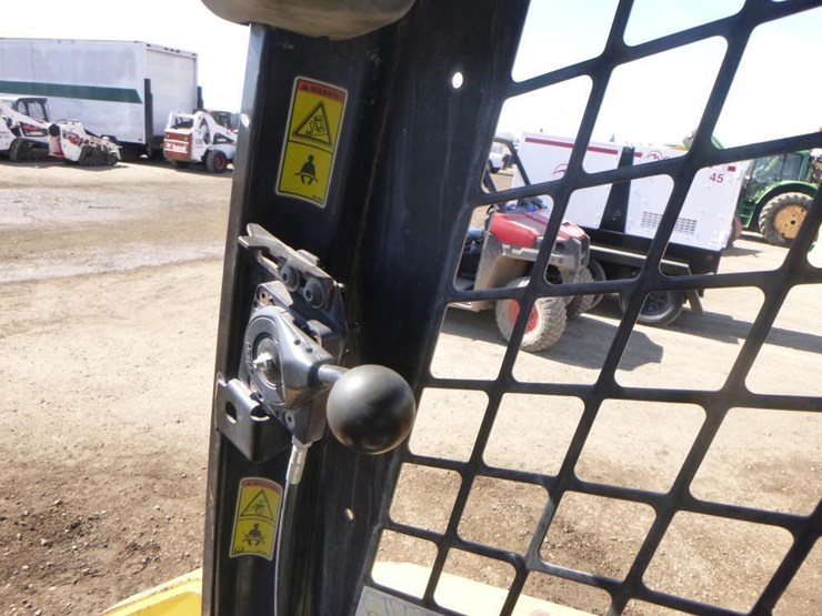 2010-caterpillar-246c-image-25